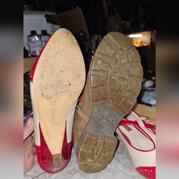 Elegant Red and Cream Women's Shoes - Picture 3 of 4